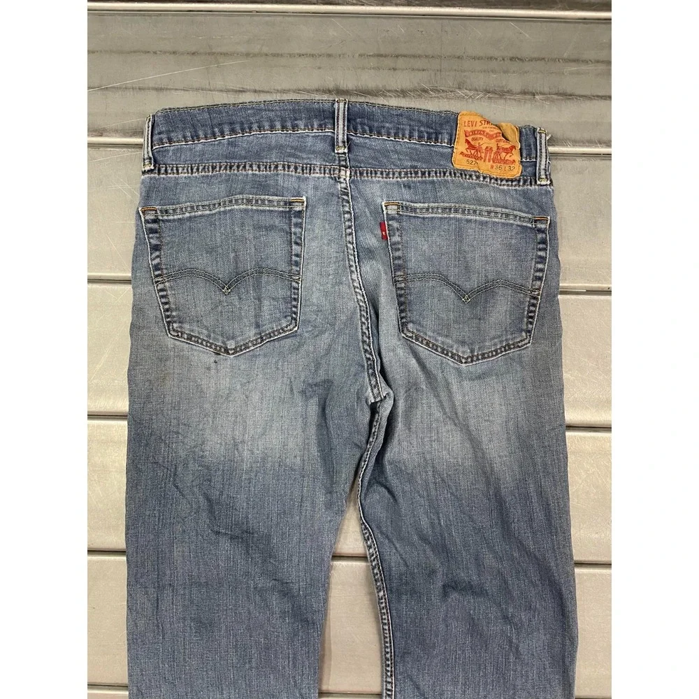 Levis levis 527
